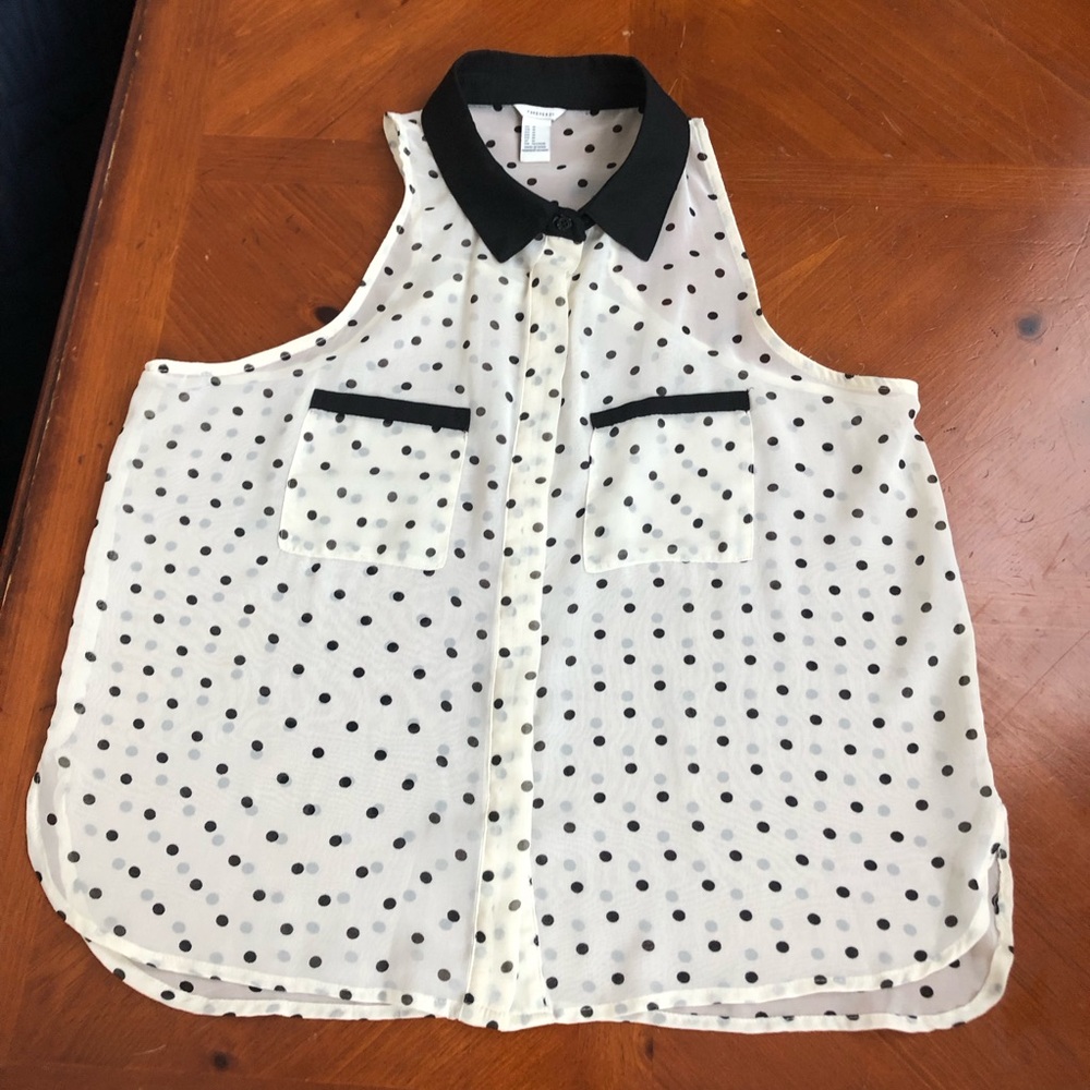 Forever 21 Black and White Polka Dot Top Size M